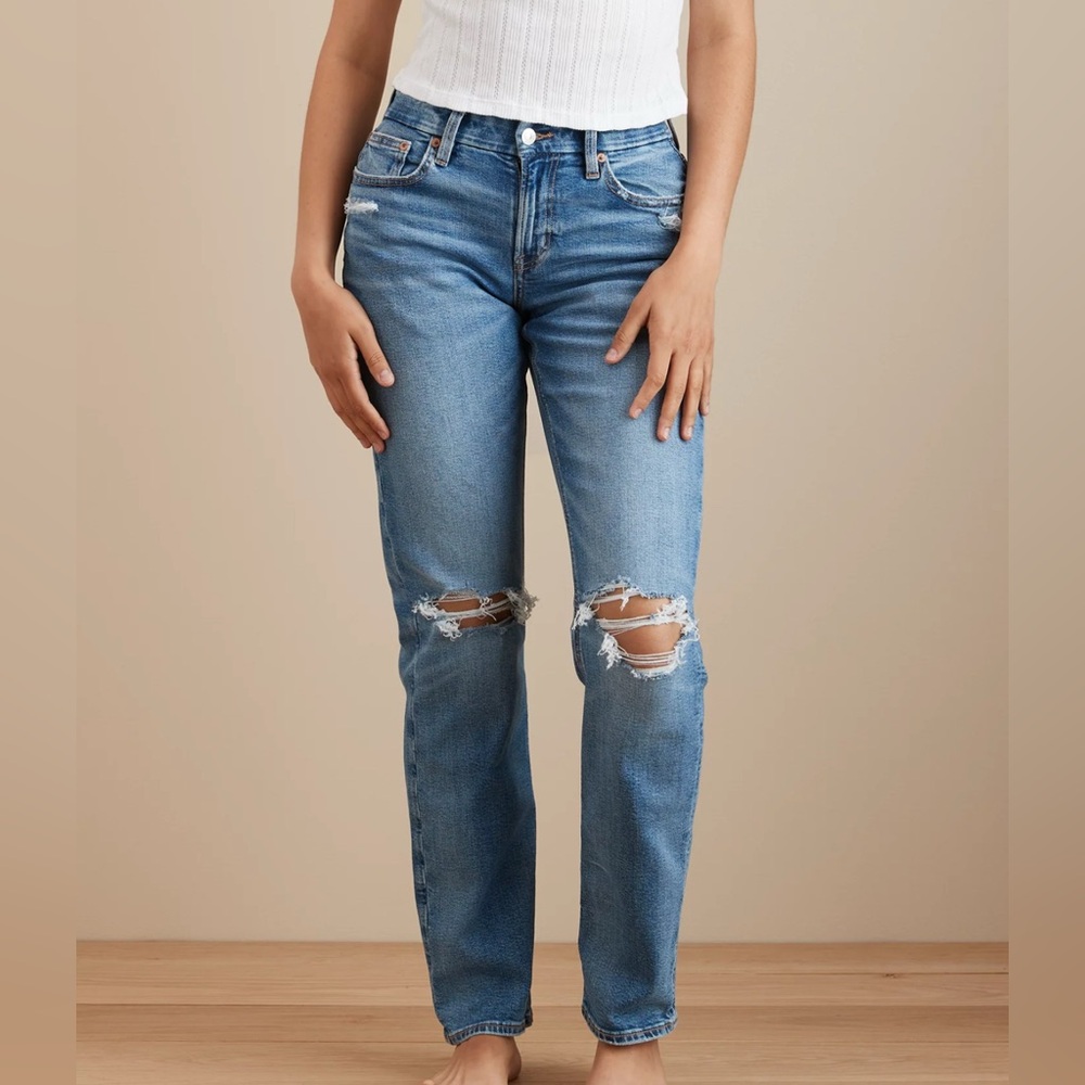 American Eagle Stretch Curvy Ripped Straight Jean